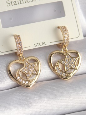 Erb Pirinç Gold Renk Zirkon Taşlı Kalp Model Ay Yıldız İşleme Kadın Küpe