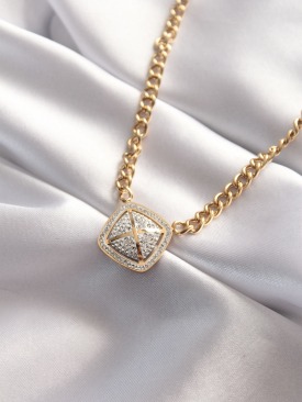 Erb 316L Çelik Taşlı Gold Renk Oxox Tasarımlı Kolye