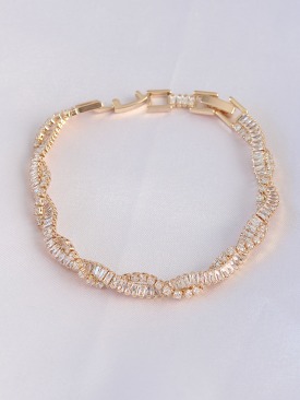 Erb Vip Seri Pirinç Zirkon Taşlı Gold Renk Sarmal Model Bileklik