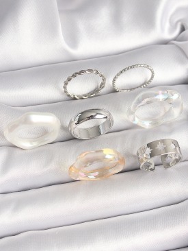 Erb Pirinç Gümüş Renk Beyaz Akrilik Plastik Model Kutup Yıldız İşleme Detaylı Kadın Yüzük Kombini