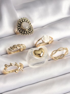 Erb Pirinç Gold Renk Beyaz Gül Figür Kalp İşlemeli Sarmal Detay 6\'Lı Kadın Yüzük Seti