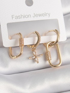 Erb Pirinç Gold Renk Zirkon Taşlı Kare Model Çiçek Figür Kadın Küpe