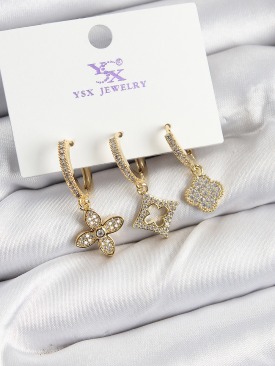 Erb Pirinç Zİrkon Taşlı Yonca Model Gold Renk 3\'lü Kadın Küpe