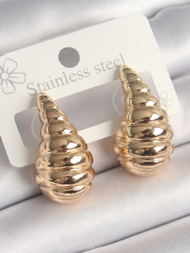 Erb Pirinç Gold Renk İşlemeli Damla Model Kadın Küpe