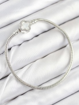 Erb Pirinç Charm Zirkon Taşlı Yonca Model Gümüş Renk Kadın Bileklik