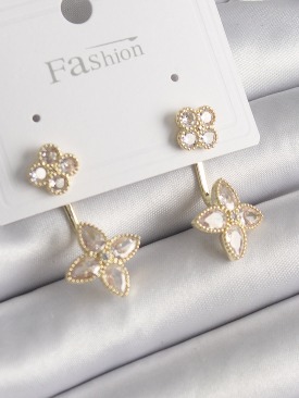 Erb Pirinç Gold Renk Zirkon Taşlı Yonca Model Kadın Küpe