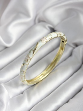 Erb Mineli Pirinç Kırık Beyaz Çiçek Desenli Zirkon Taşlı Gold Renk Kadın Kelepçe (çap 60 Mm)