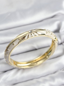 Erb Mineli Pirinç Zirkon Taşlı Bej Desen Motifli Gold Kadın Kelepçe