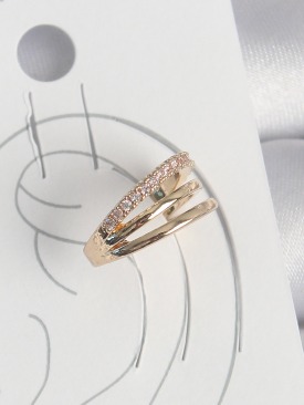 Erb Pirinç Gold Renk Zirkon Taşlı 3\'Lü Sıralı Model Kadın Kıkırdak Küpe