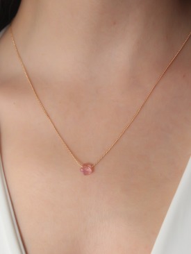 Erb Gold Renk Pembe Çiçek Figür Kadın Kolye