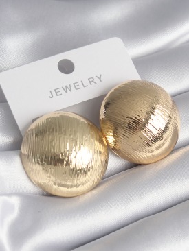 Erb Pirinç Gold Renk İşleme Detay Yuvarlak Model Kadın Küpe