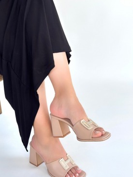 Caren Bej Cilt Topuklu Terlik