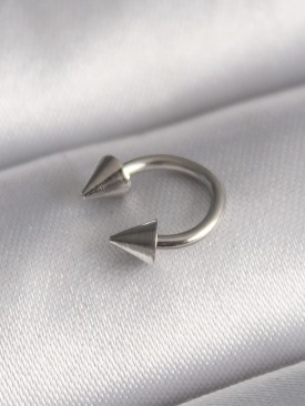 Erb 316L Çelik Gümüş Renk Halka Çivi Model Kadın Piercing
