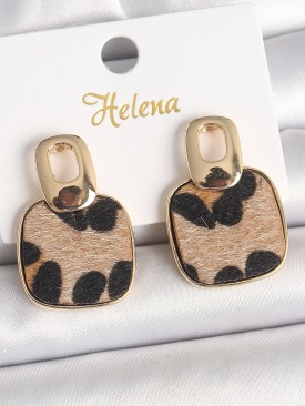 Erb Pirinç Gold Renk Sallantı Kare Leopar Model Kadın Küpe