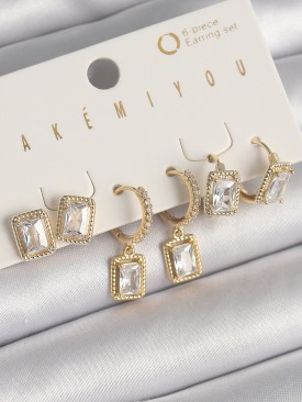 Erb Pirinç Gold Renk Sallantı Kare Zirkon Taşlı VIP Seri Kadın Küpe Seti