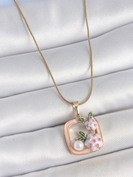 Erb 316L Çelik Gold Renk Zincir Pembe Mineli Kare Model Çiçek İşlemeli İnci Detay Kadın Kolye